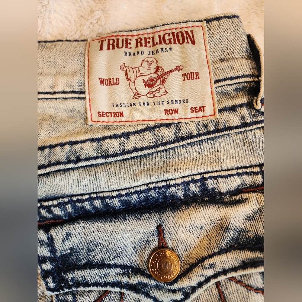 True Religion Light Blue/ Acid Wash Jeans - Picture 2 of 9